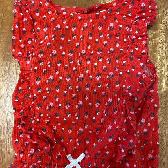 Adorable Romper w Ruffles - Picture 3 of 3